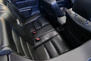 Immagine 18/30 di Mercedes-Benz 320 CE (1993)