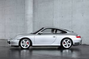 Image 7/50 of Porsche 911 Carrera 4S (2004)