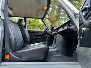 Imagen 23/28 de Mercedes-Benz 200 (1975)