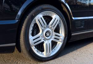 Image 9/25 of Bentley Brooklands (2008)