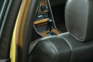 Bild 38/50 von Mercedes-Benz 380 SE (1983)