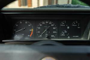 Bild 37/47 von Alfa Romeo 75 1.6 (1991)