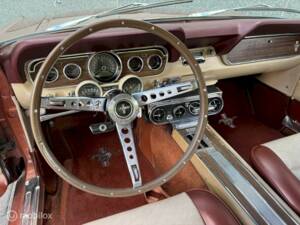 Image 13/33 of Ford Mustang GT (1966)