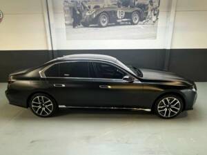 Image 3/50 de BMW i7 eDrive50 (2023)
