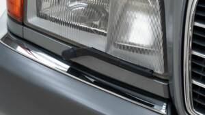 Bild 8/15 von Mercedes-Benz 300 SE (1992)