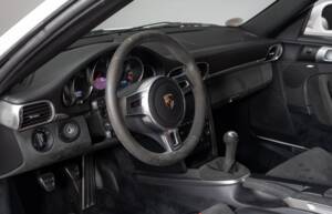 Imagen 25/46 de Porsche 911 Carrera GTS (2011)