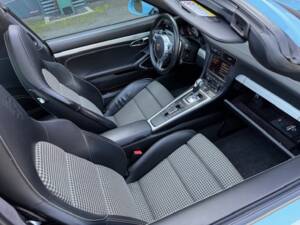 Immagine 15/27 di Porsche 911 Targa 4 GTS (2015)