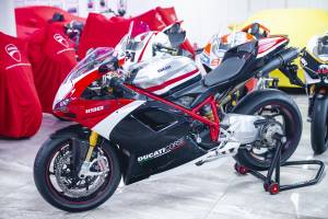Bild 1/7 von Ducati DUMMY (2010)