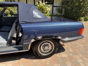 Image 5/10 de Mercedes-Benz 500 SL (1985)