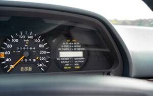 Image 47/72 de Mercedes-Benz 500 SEL (1984)
