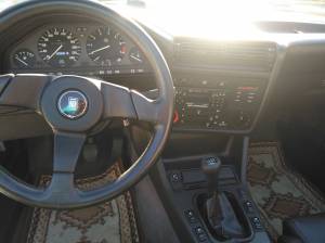 Bild 12/21 von BMW 325i (1988)