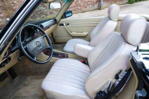 Image 40/50 de Mercedes-Benz 420 SL (1986)