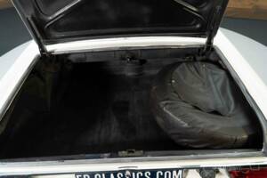Image 17/19 of Mercedes-Benz 230 SL (1964)
