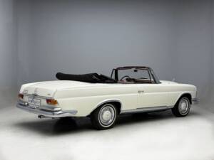 Afbeelding 21/36 van Mercedes-Benz 250 SE (1966)