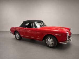 Image 8/31 of Alfa Romeo 2600 Spider (1964)
