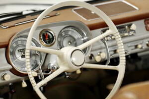 Bild 13/28 von BMW 503 (1959)