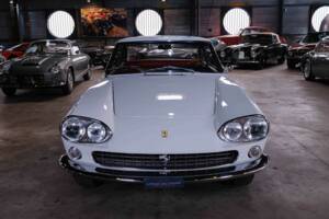 Image 2/36 of Ferrari 330 GT 2+2 (1964)