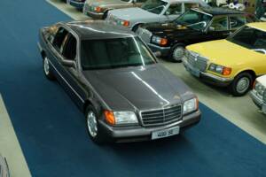 Bild 1/50 von Mercedes-Benz 400 SE (1991)
