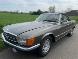 Afbeelding 7/8 van Mercedes-Benz 500 SL (1984)
