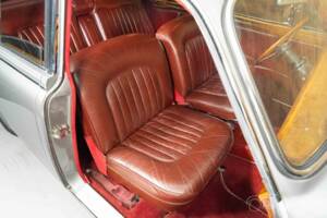 Image 7/19 de Jaguar Mk II 3.8 (1967)