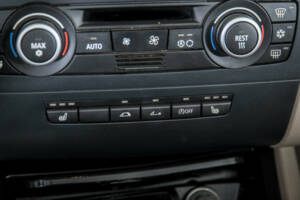 Image 31/50 of BMW 118i (2008)