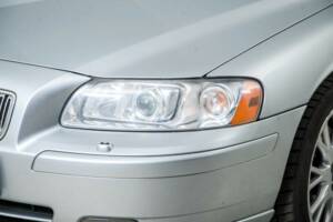 Image 22/36 of Volvo V70 D5 (2008)