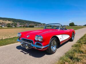 Image 1/25 of Chevrolet Corvette (1958)