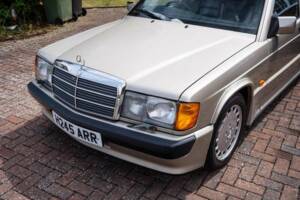 Image 24/50 of Mercedes-Benz 190 E 2.5-16 (1991)