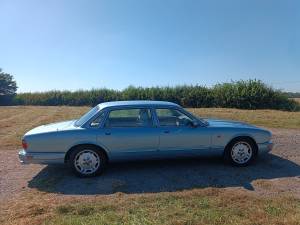 Immagine 7/21 di Jaguar XJ 6 4.0 Sovereign (1996)