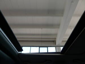 Image 6/34 de Mercedes-Benz 190 E 1.8 (1991)