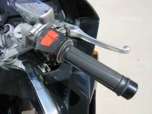 Image 13/44 de Honda VFR 750F (1991)
