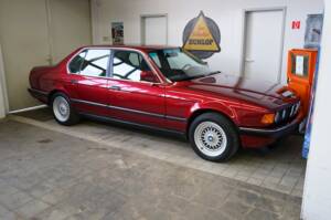 Bild 32/33 von BMW 750i (1991)