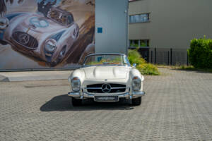Image 11/38 of Mercedes-Benz 300 SL Roadster (1961)