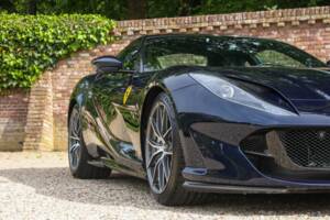 Image 33/50 of Ferrari 812 Superfast (2020)