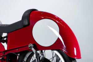 Bild 37/50 von Moto Guzzi DUMMY (1948)