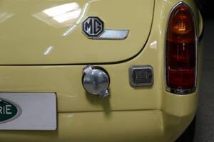 Bild 31/34 von MG MGB GT (1966)