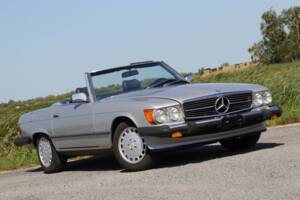 Image 17/50 de Mercedes-Benz 560 SL (1988)