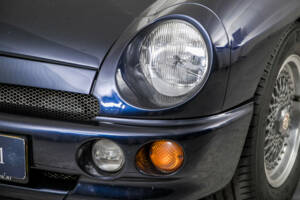Bild 21/50 von MG RV8 (1993)