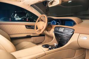 Image 28/40 of Mercedes-Benz CL 65 AMG (2008)