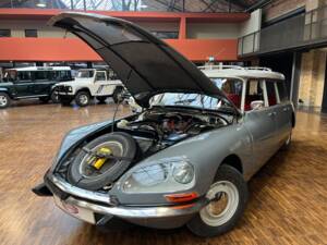 Image 29/30 of Citroën DS 20 Familiale (1970)