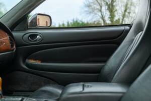 Imagen 42/50 de Jaguar XK8 4.0 (2000)