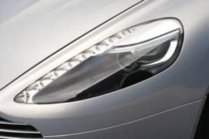 Image 36/50 of Aston Martin Vanquish (2014)