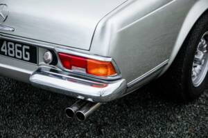 Image 22/35 of Mercedes-Benz 280 SL (1969)