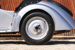 Image 32/35 of BMW 328 (1938)