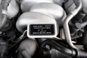 Image 31/50 of Bentley Azure (2007)