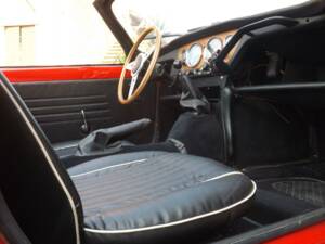 Image 15/50 of Triumph Spitfire Mk III (1968)