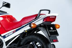 Bild 21/50 von Honda VF 500 F (1986)