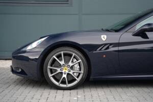 Image 9/50 de Ferrari California (2012)