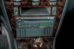 Image 19/29 of Volvo V40 2.0 16V (1999)