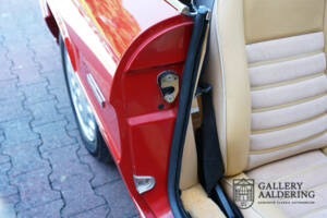 Immagine 39/50 di Alfa Romeo 2.0 Spider (1991)